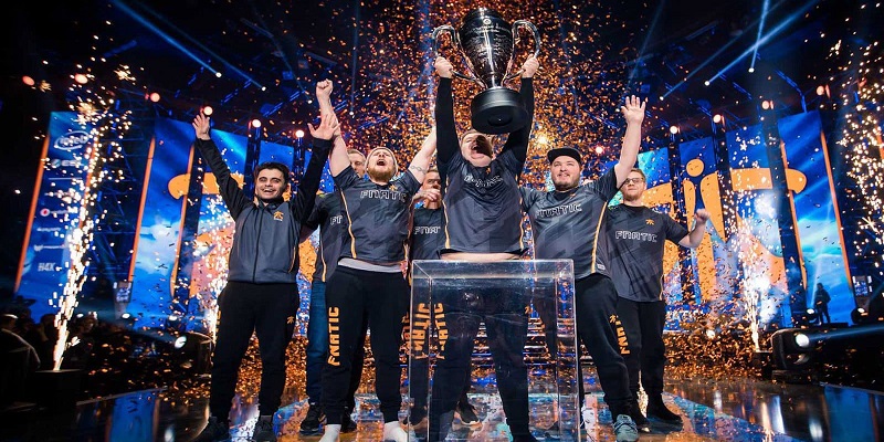 Tuyển thủ E - SPORT kiếm được tiền thưởng cực khủng sau mỗi giải đấu